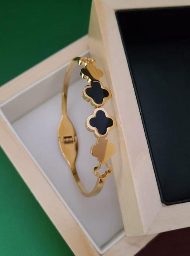 Chic Clasp - Image 14