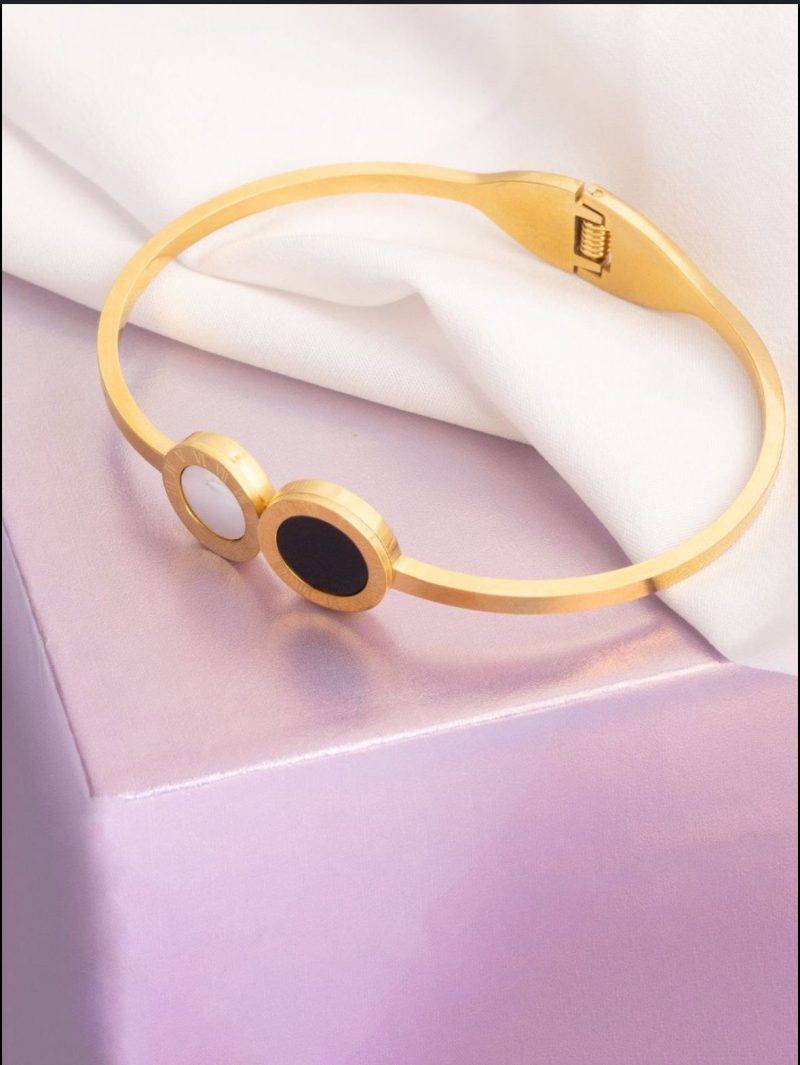 Chic Clasp - Image 2