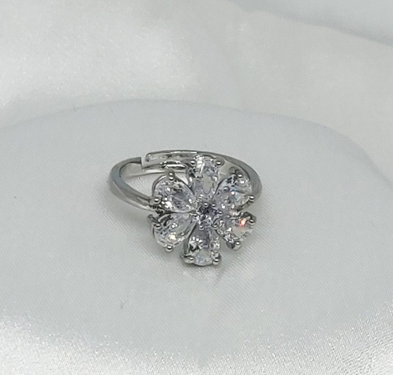 AD Silver Flower Stone Finger Ring