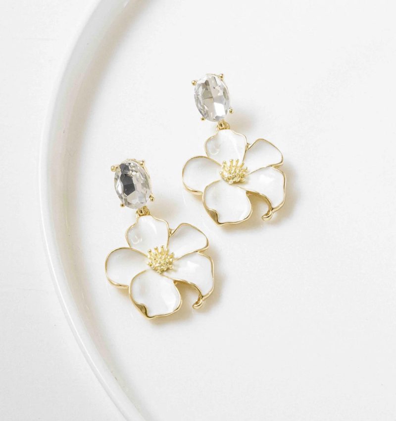 White Flower Silver Crystal Stone Earring - Image 3
