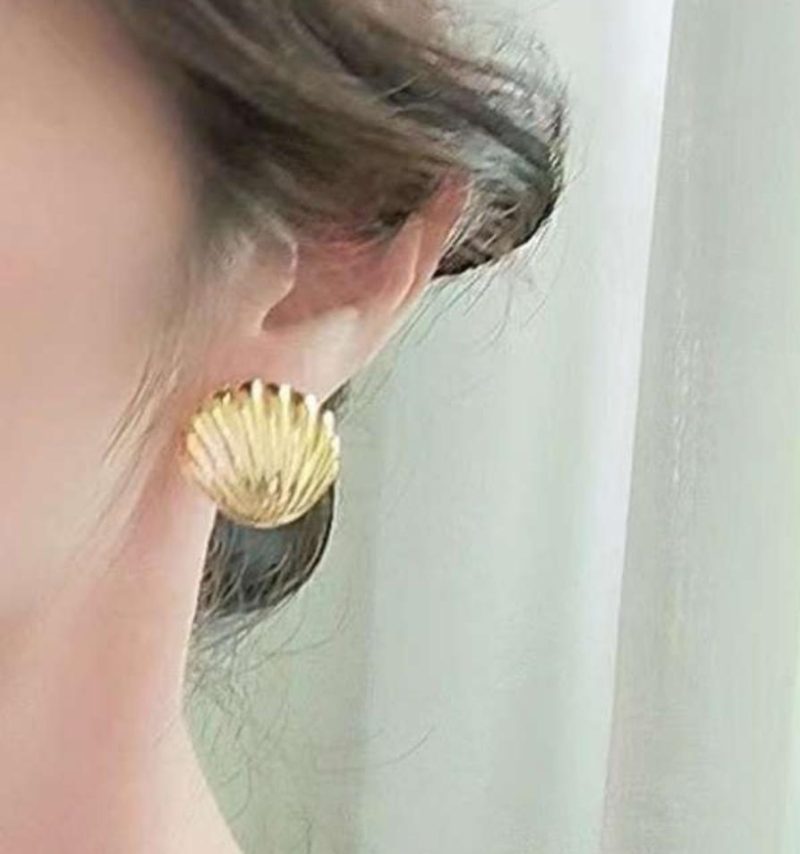 Front Back Golden Shell Stud Earring - Image 4