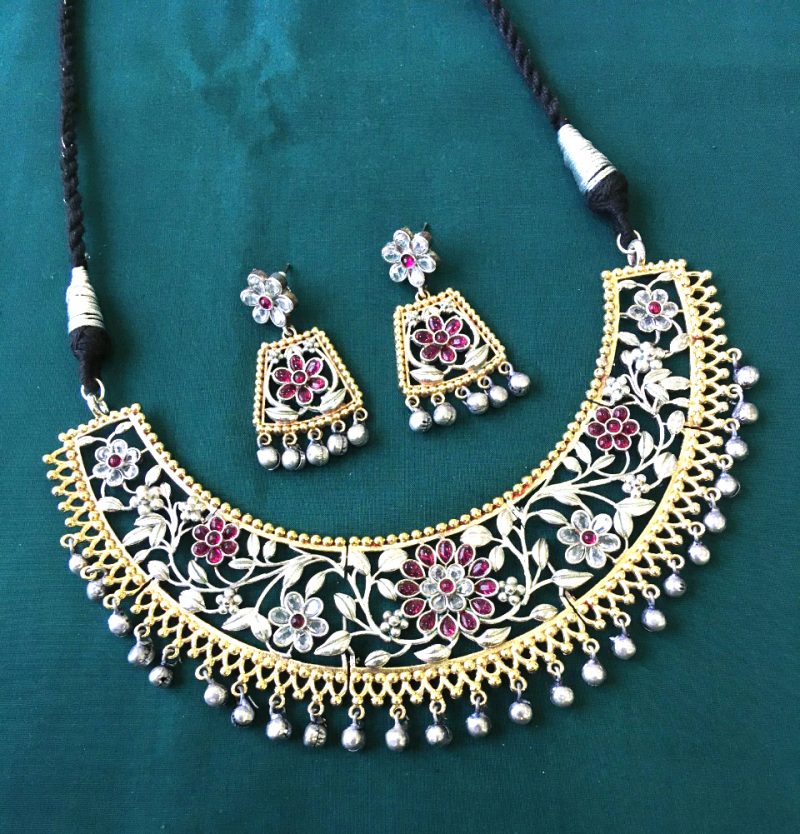 Ruby White Brass Hasli Necklace Set