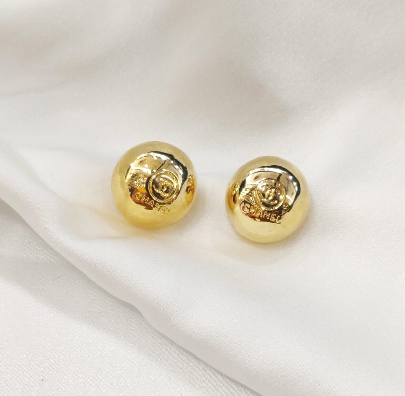 Golden Round Stud