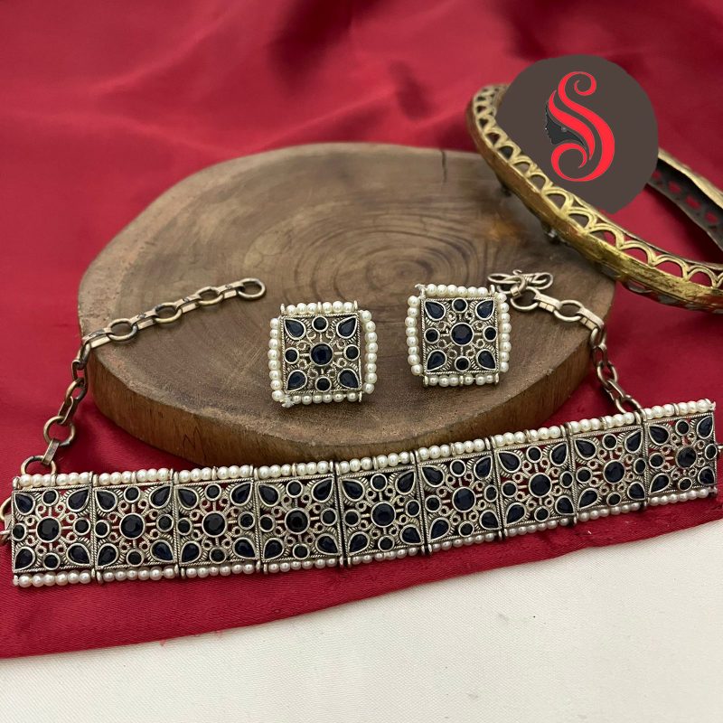Blue Viruti Choker Set