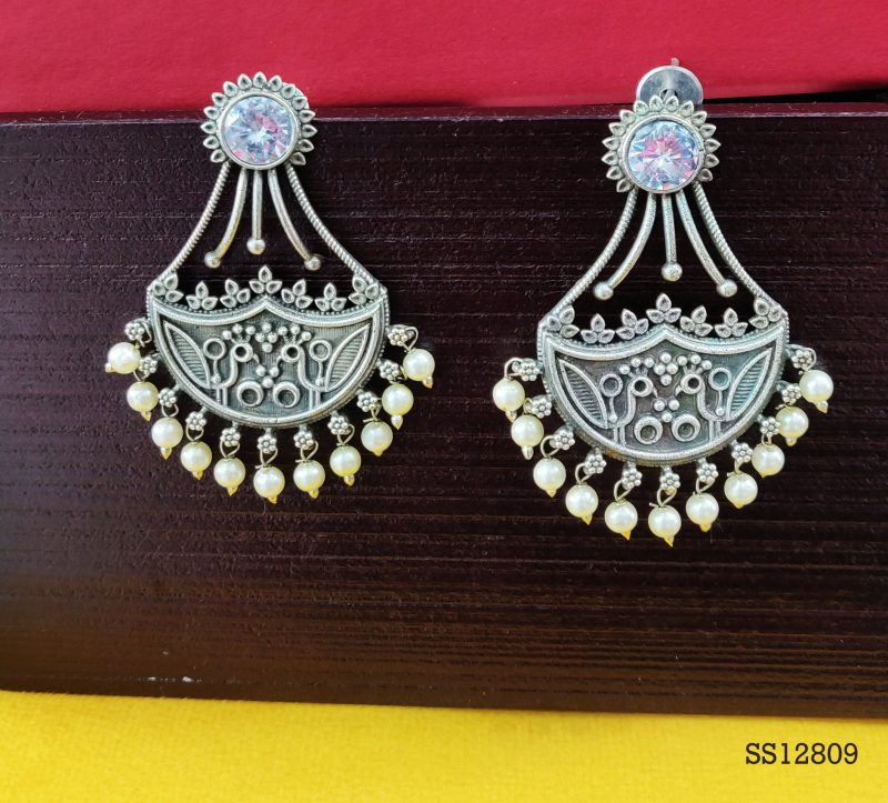 Silver Shivi Oxidised Earring