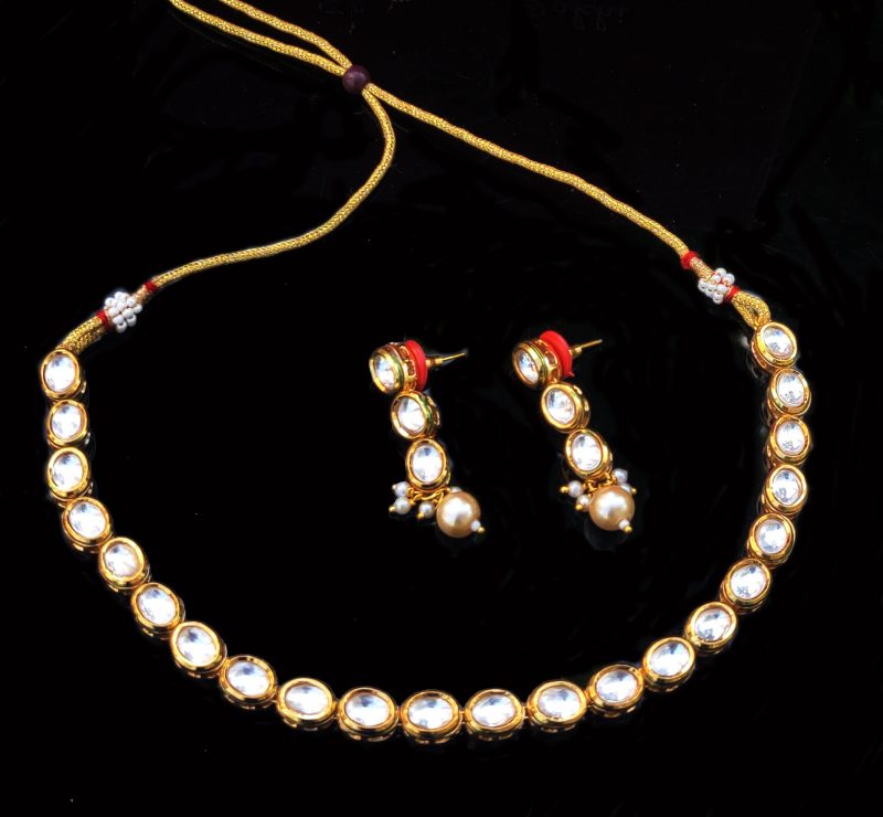 Golden Vanida  Kundan Set