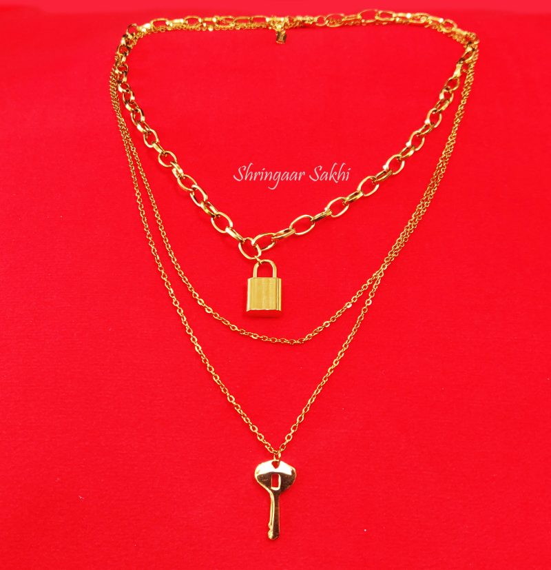 Golden Isabella Lock Key Pendant Set