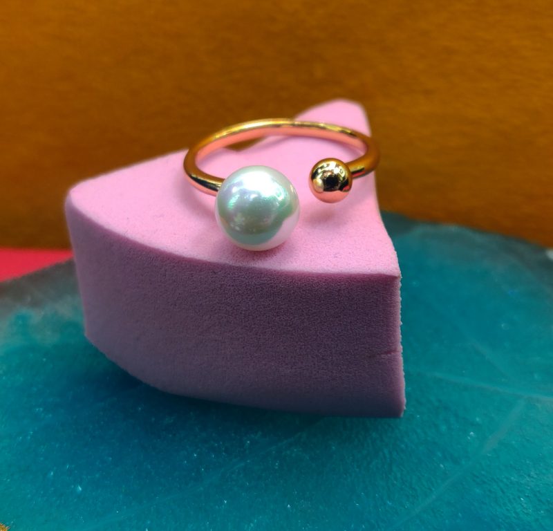 Golden Ana Pearl Finger Ring