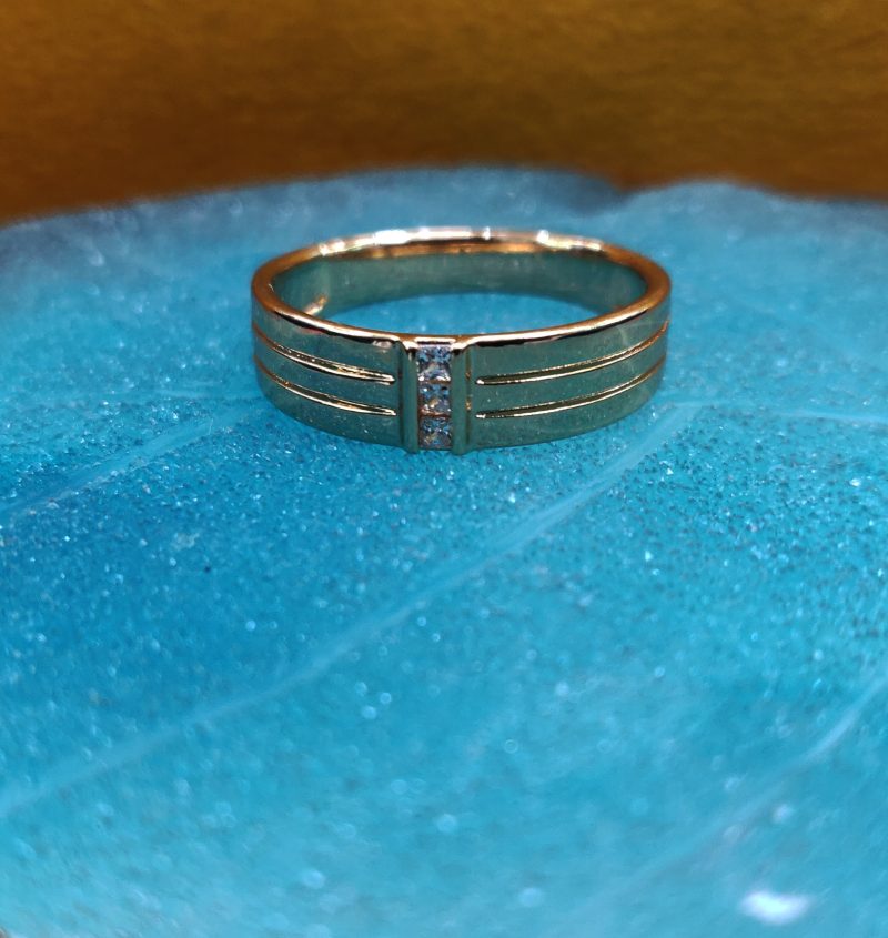Golden Lola AD Finger Ring