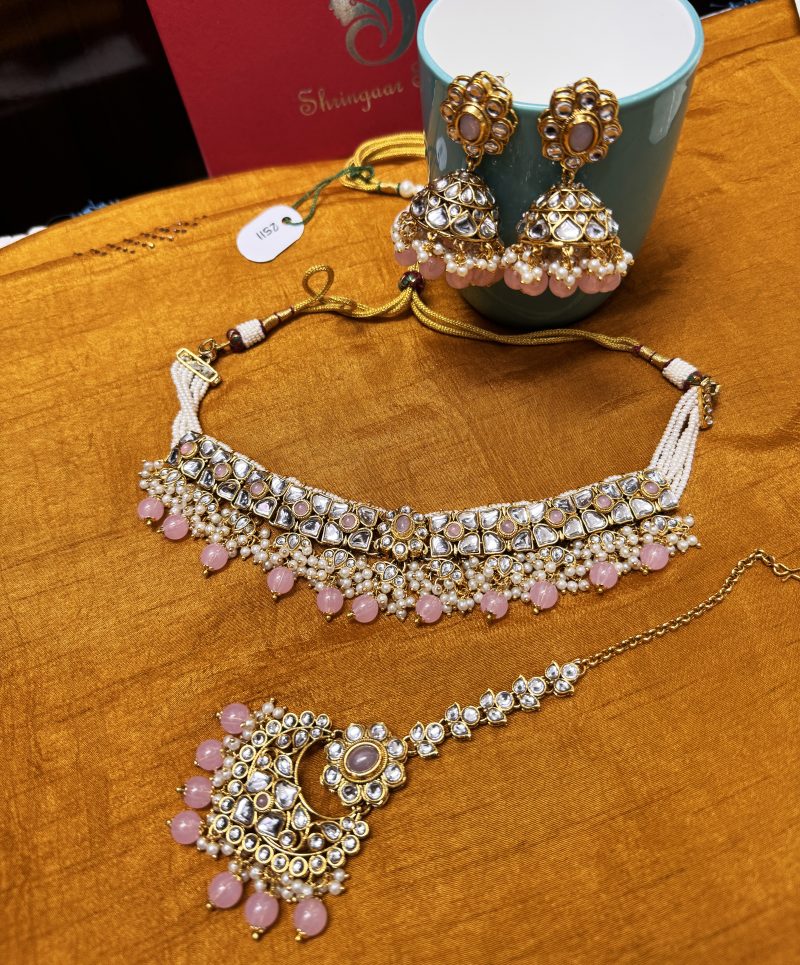 Baby Pink Golden Vanya Kundan Combo Set - Image 4