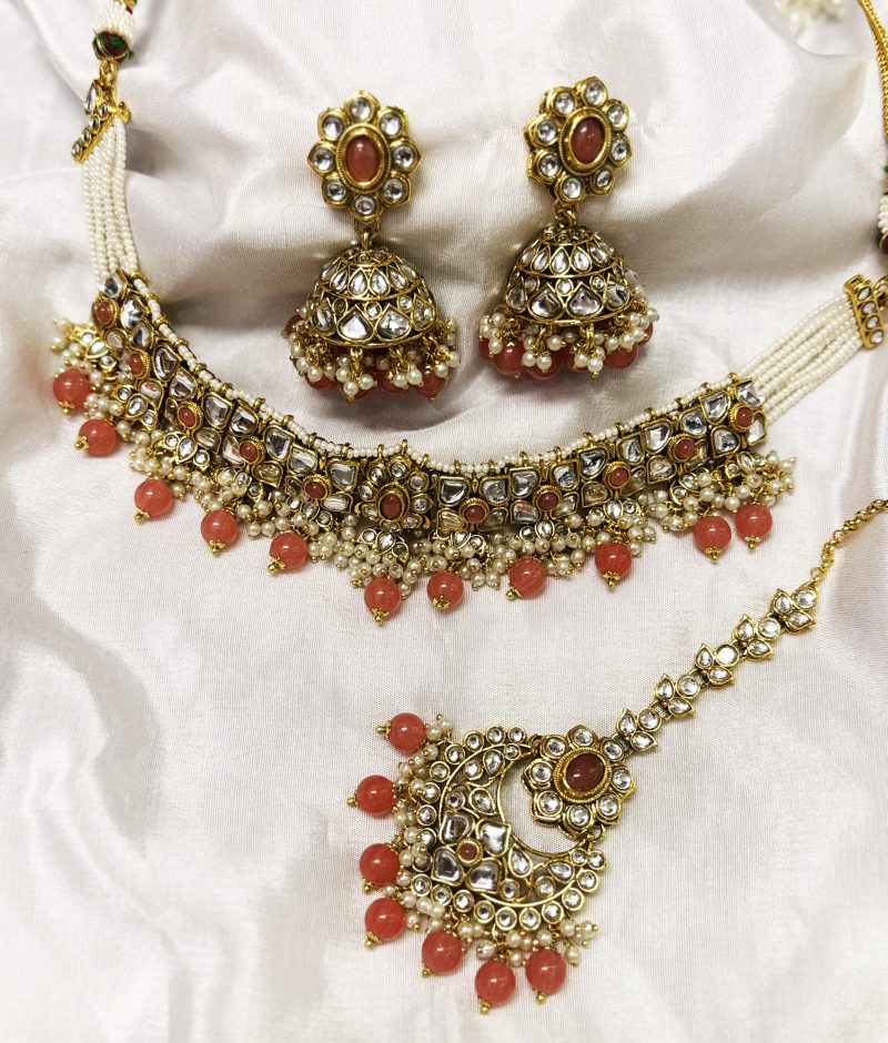 Coral Golden Vanya Kundan Combo Set - Image 2