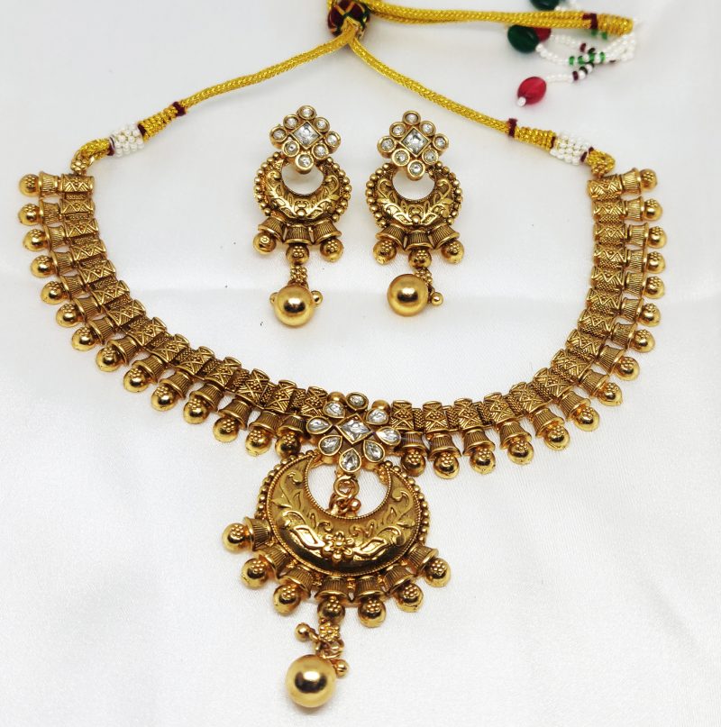 Golden Matte Finish Round Pendant Choker Set - Image 5